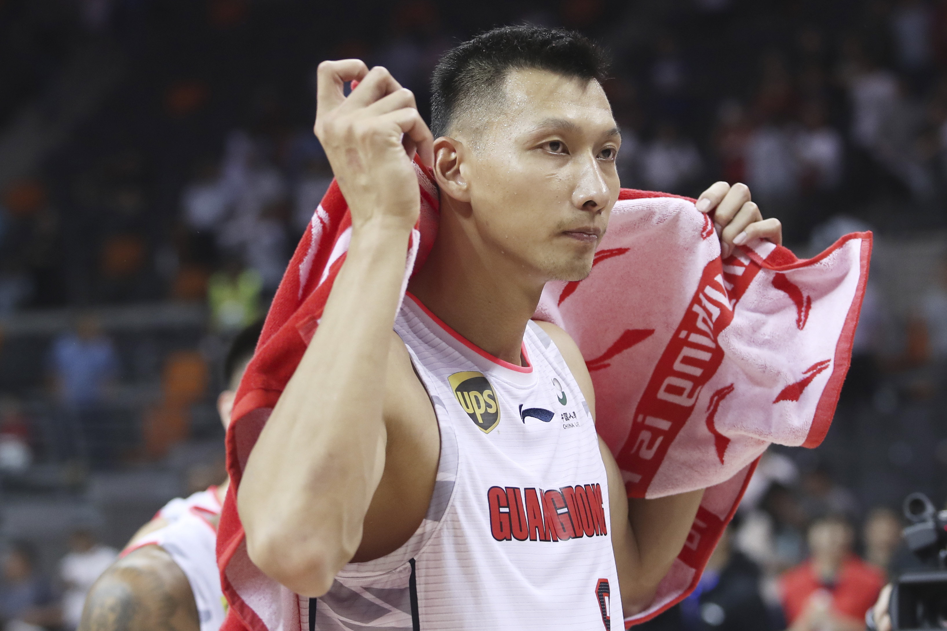 青岛队横扫吉林队,易建联状态火热 青岛队横扫吉林队,易建联状态火热