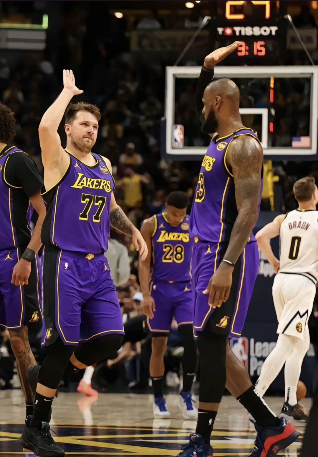 开云官方app入口-独行侠力克湖人，塔图姆统治全场